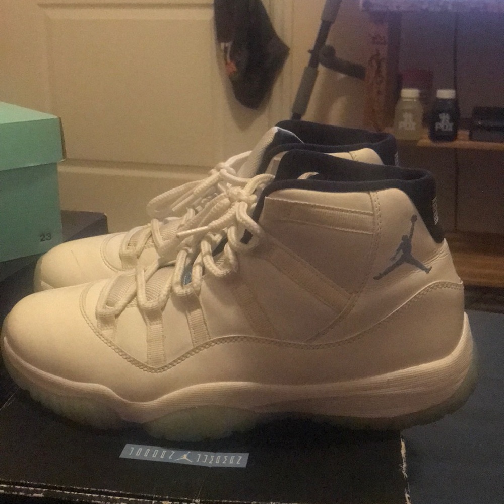 Air Jordan 11 Legend Blue (2014)